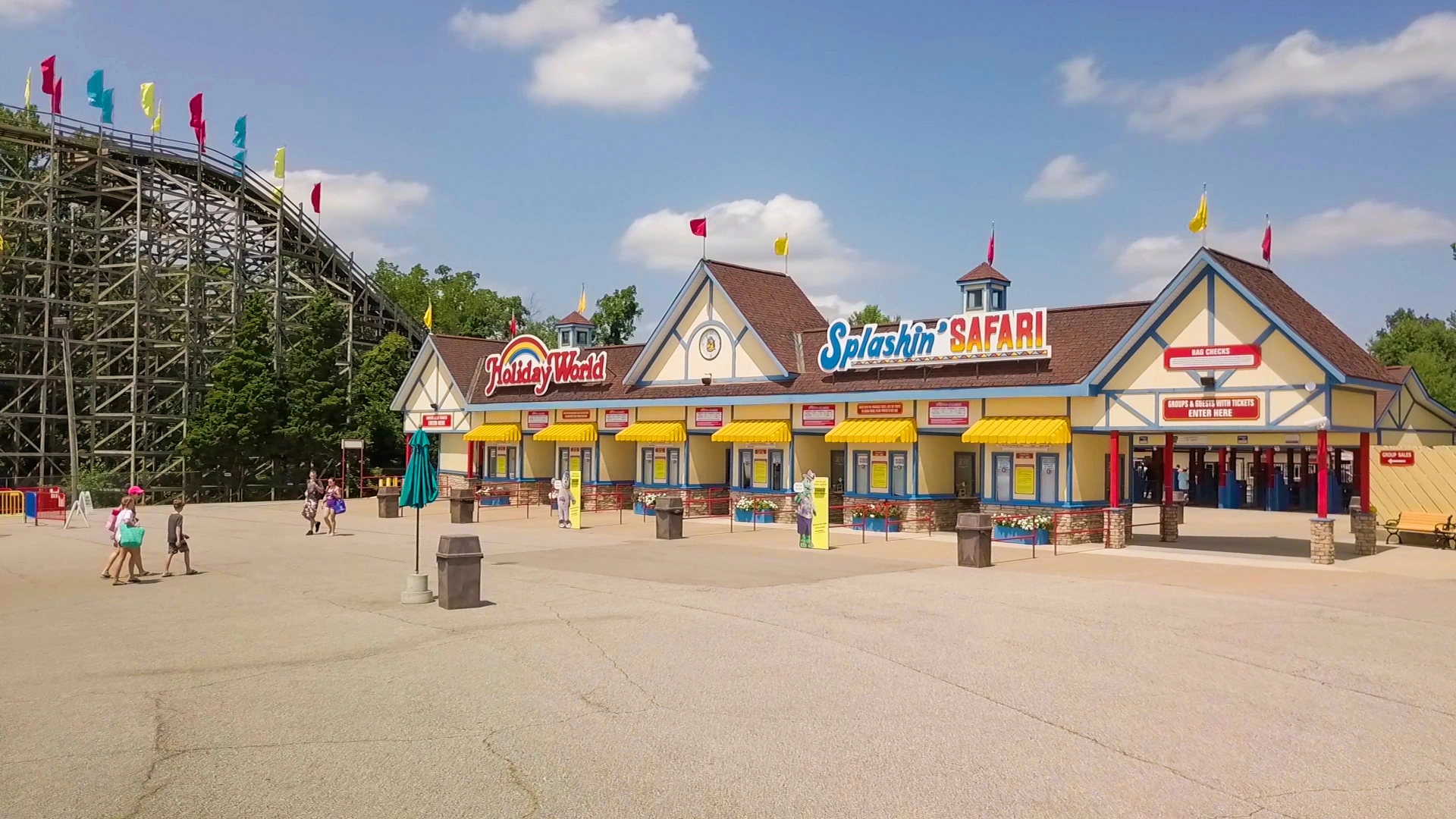 The Holiday World & Splashin' Safari Front Gate